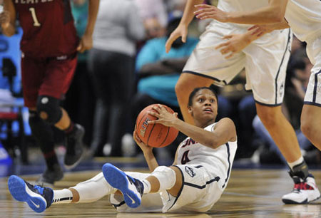  UConn's Moriah Jefferson with one of her four steals against Temple at Webster Bank Arena Saturday. 