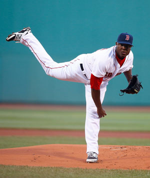  Rubby De La Rosa #62 of the Boston Red Sox pitches in the first inning against the Tampa Bay Rays during the game at Fenway Park on May 31, 2014 in Boston, Massachusetts. 