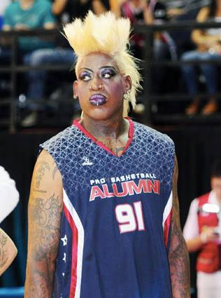 Video: NBA Hall of Famer – Dennis Rodman – wears drag queen makeup during basketball game