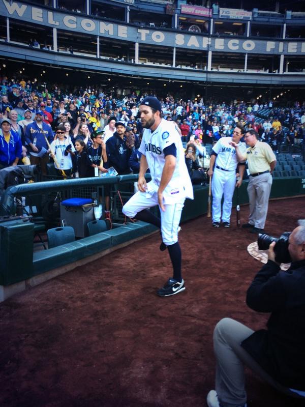 Tom Wilhelmsen Thanks Mariners Fans With Epic ‘Turn Down For What’ Dance