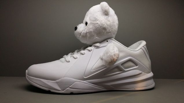 Apparently Metta World Peace’s new sneakers comes complete with a panda head and arms