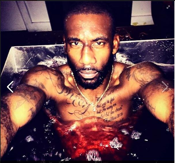 Photo: It seems Amar’e Stoudemire bathes in red wine